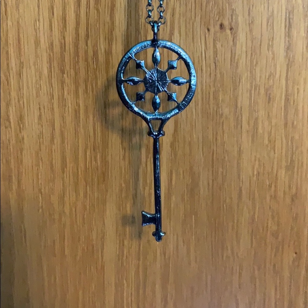 Long Key necklace - Picture 3 of 4